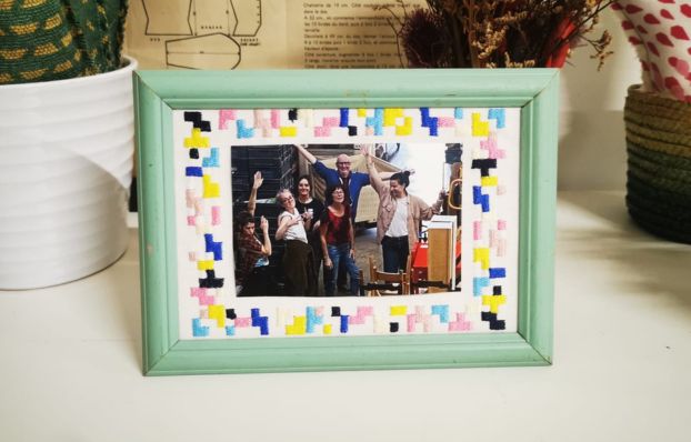 COM - header - site web - créer un cadre photo unique et brodé