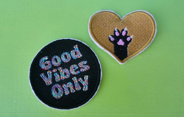 COM - header - site web - brode ton écusson